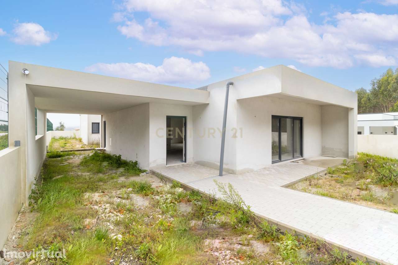 Moradia Térrea T4, em fase final de acabamento -Rio Maior - Grande imagem: 3/31