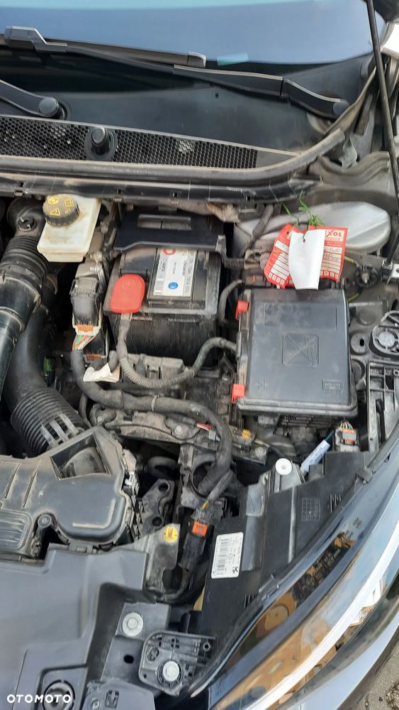 Peugeot 308 1.2 PureTech GPF Active S&S EAT8 - 30