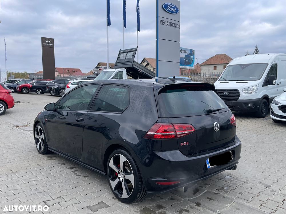 Volkswagen Golf 2.0 TSI BMT GTI Performance - 3