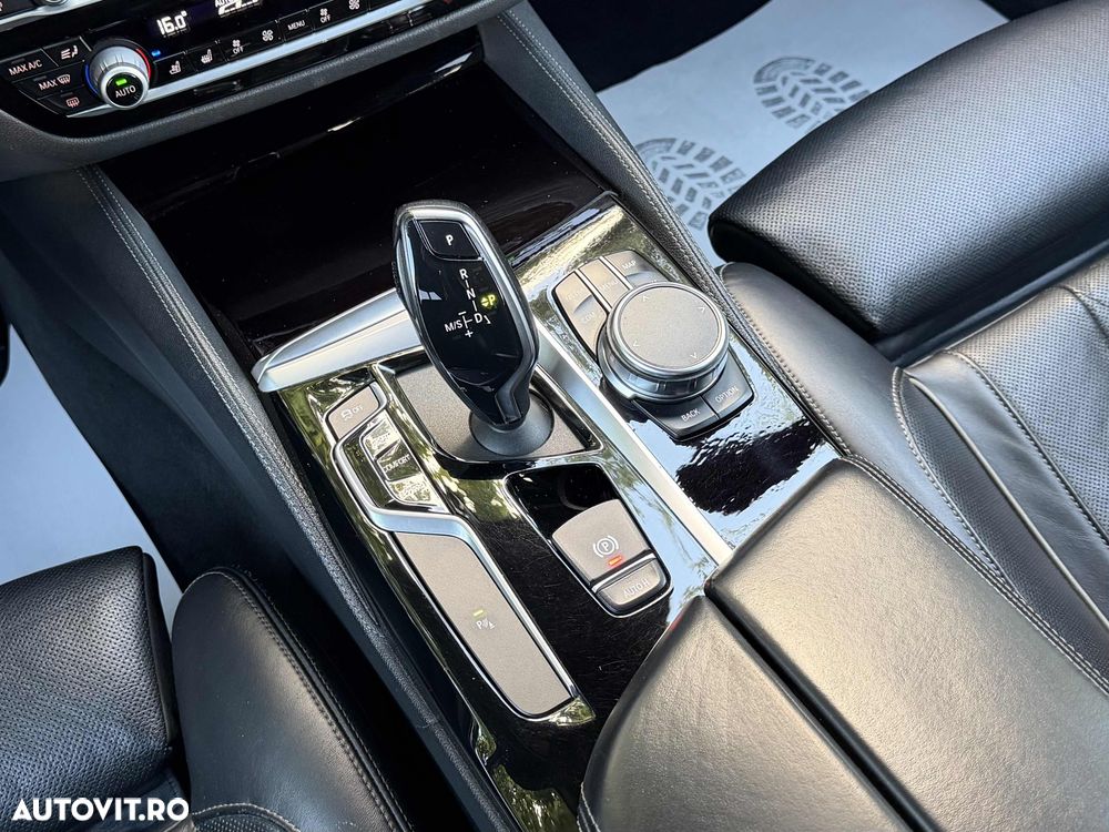 BMW Seria 5 520i Aut. Luxury Line - 20