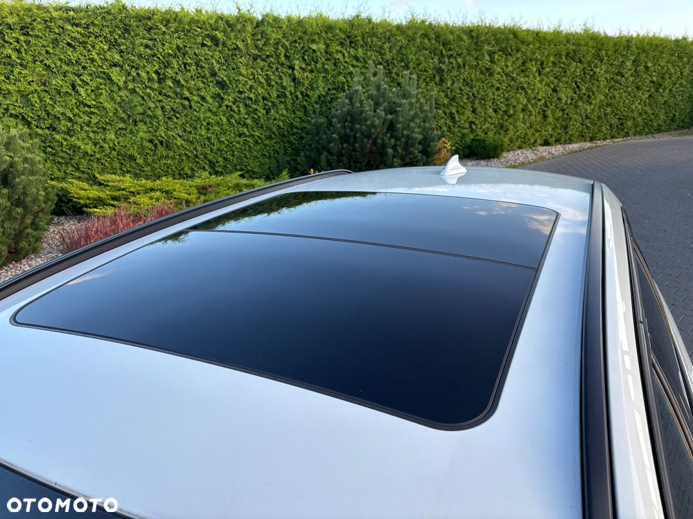 BMW Seria 3 318d Sport Line - 9