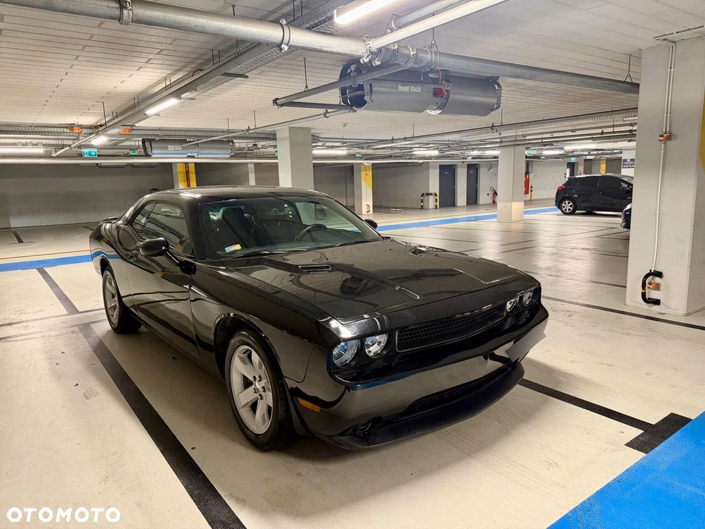 Dodge Challenger - 2