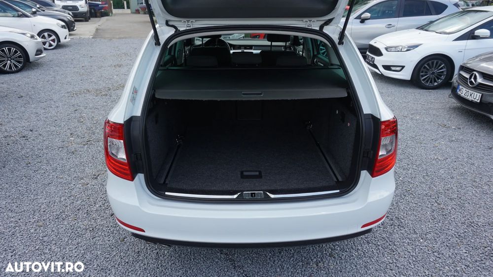 Skoda Superb 2.0 TDI Green tec DSG Elegance - 14