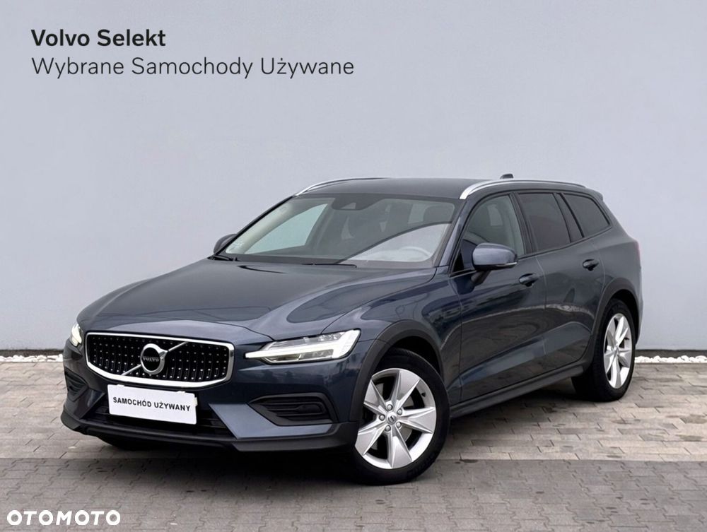 Volvo V60 Cross Country - 1