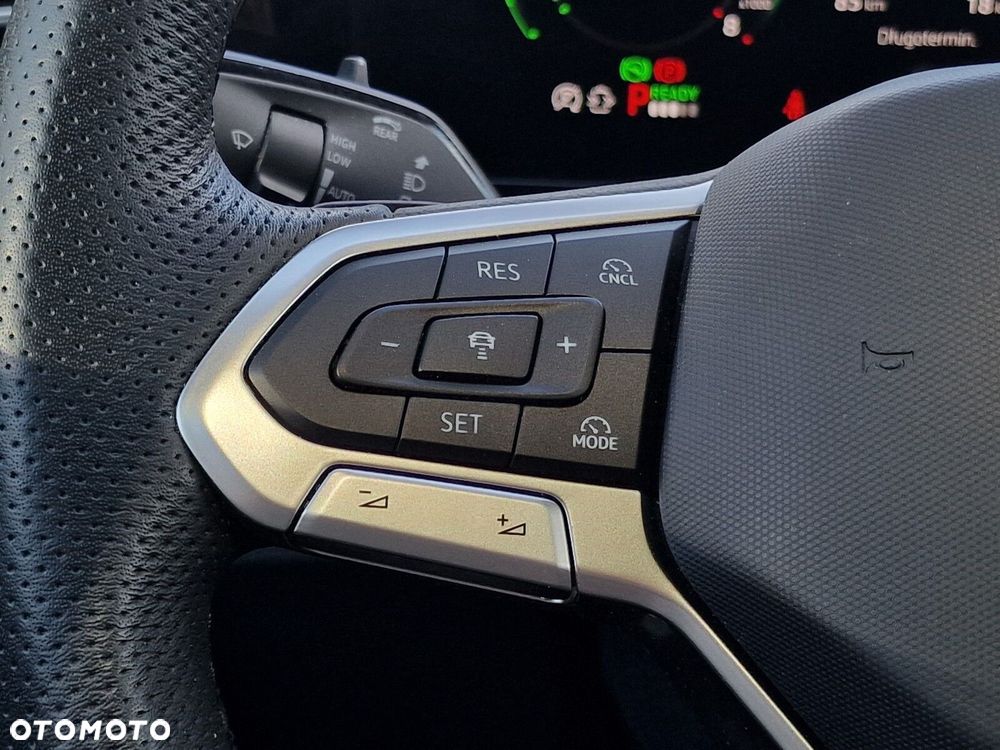 Volkswagen Tiguan - 32