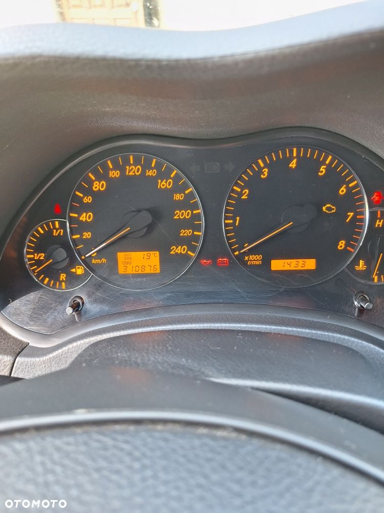 Toyota Avensis - 7