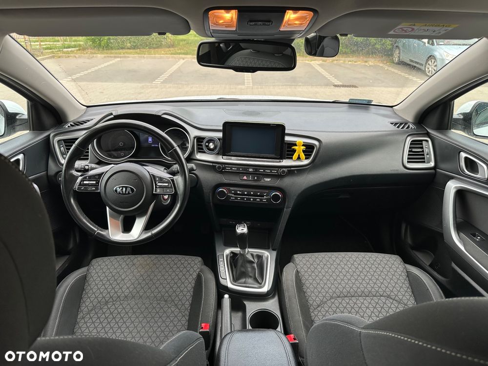 Kia Ceed 1.6 CRDi SCR M - 26