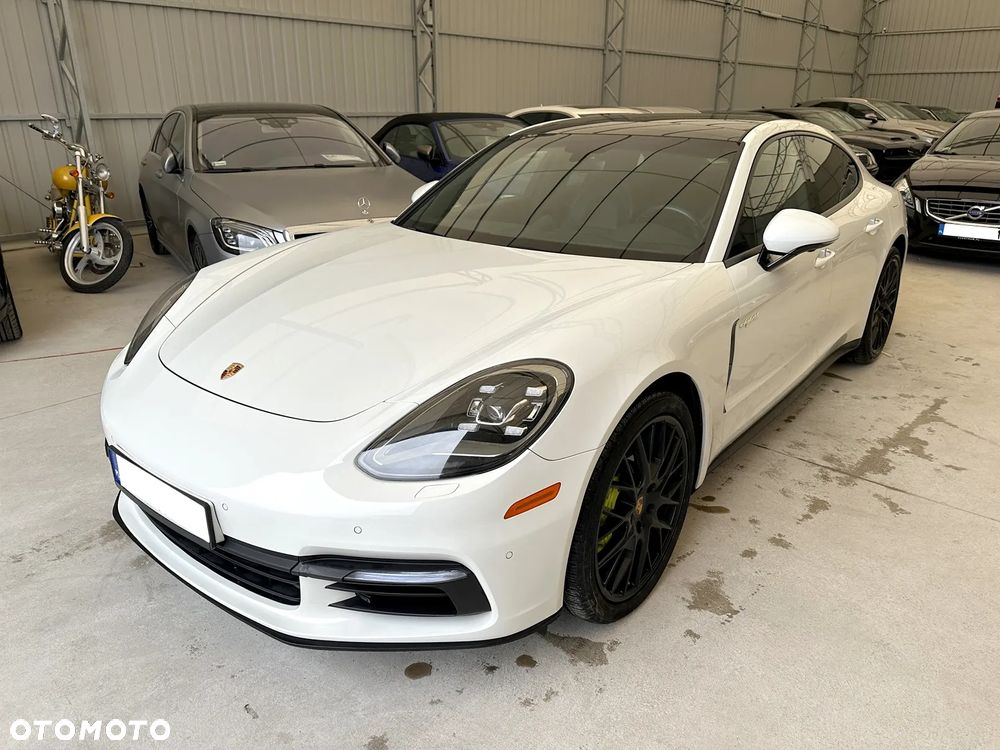 Porsche Panamera ver-4-e--hybrid-sport-turismo - 3