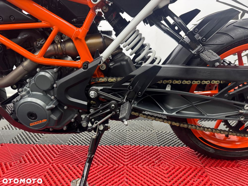 KTM Duke - 17