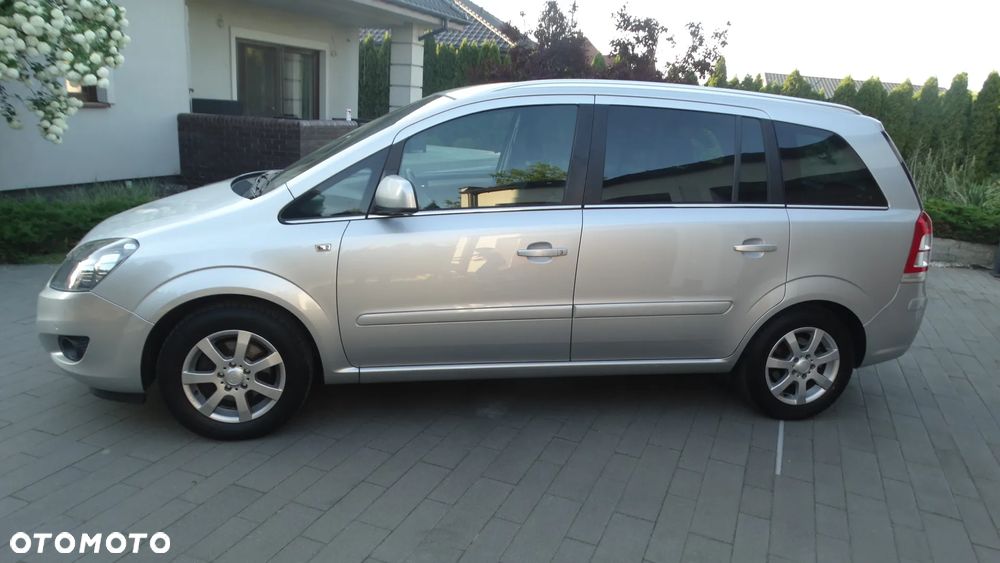 Opel Zafira 1.8 Cosmo - 9
