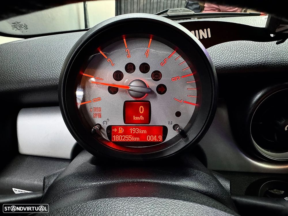 MINI 3 Portas Cooper D - 11