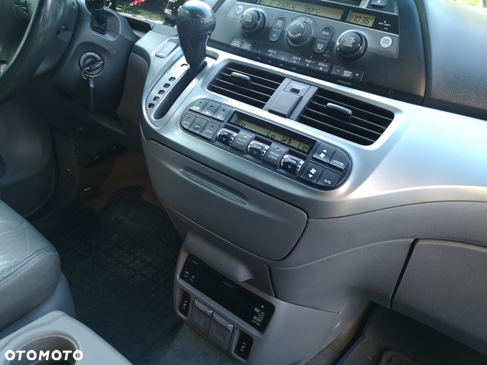 Honda Odyssey 3.5 LX - 27