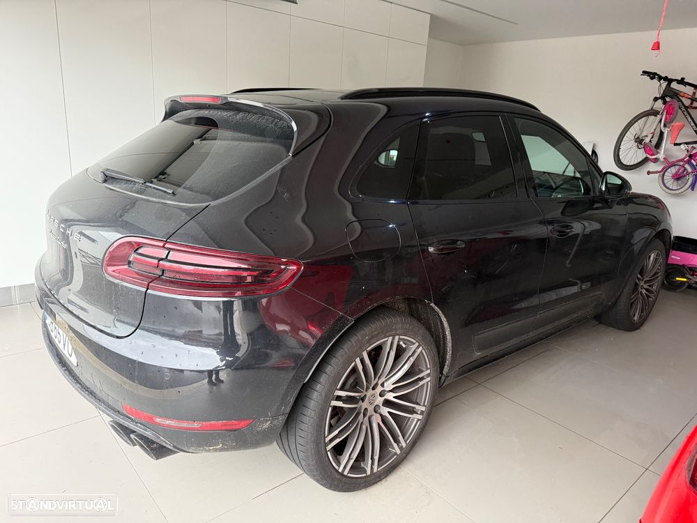 Porsche Macan Turbo - 29