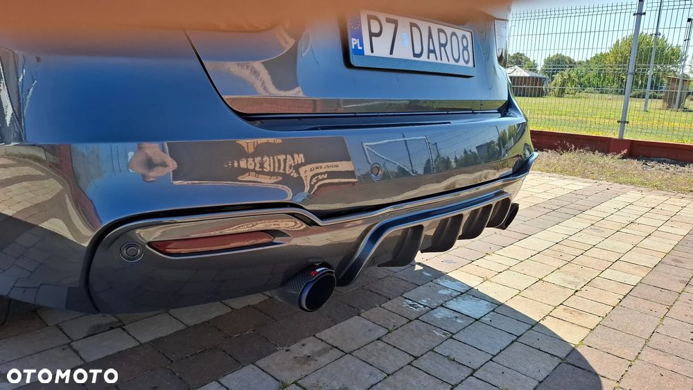 BMW Seria 3 320d xDrive Sport-Aut Sport Line - 2