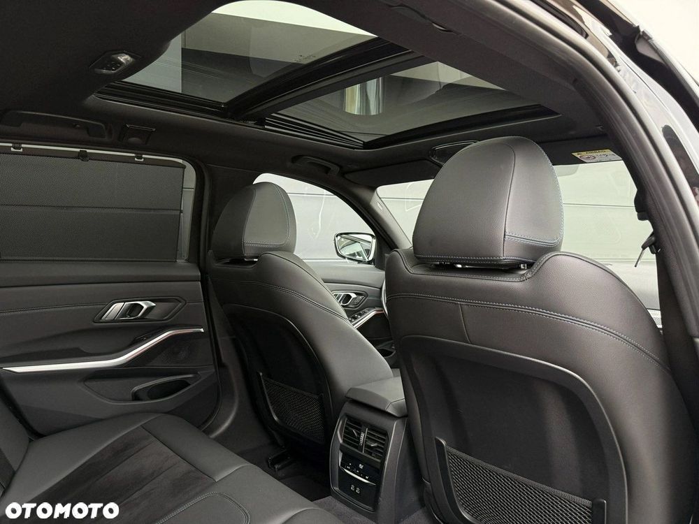 BMW Seria 3 330i xDrive M Sport sport - 11