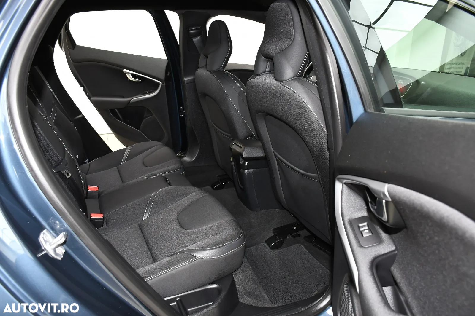 Volvo V40 D3 Aut. Summum - 9