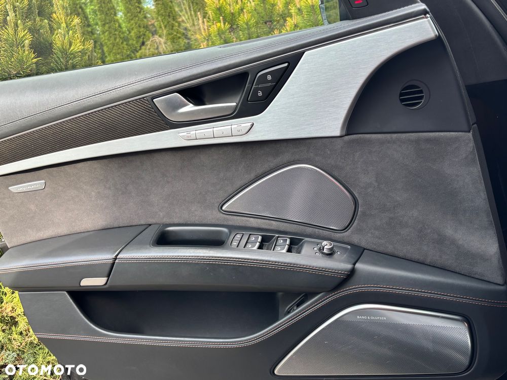 Audi S8 Plus 4.0 TFSI Quattro - 10