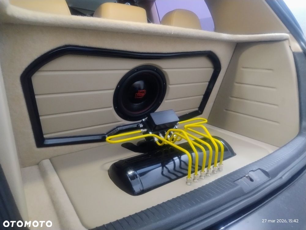 Volkswagen Golf - 6