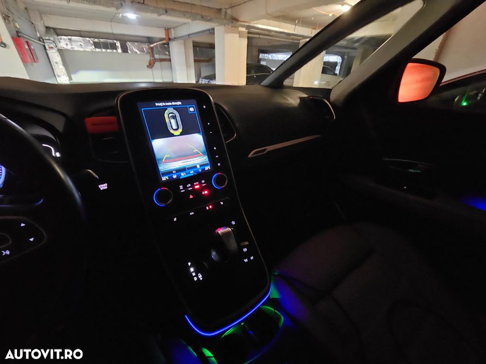 Renault Grand Scenic - 8