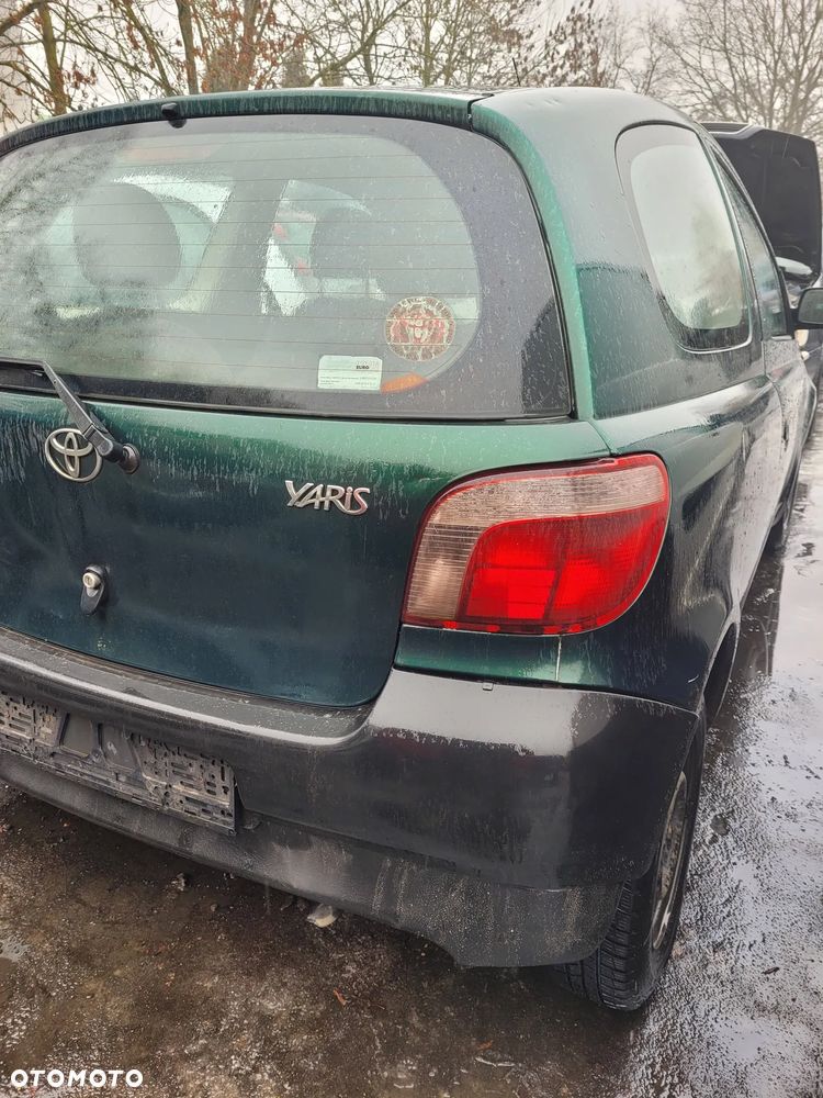 Części- Toyota yaris  Pojemność: 998  Rok: 1999  Benzyna - 4