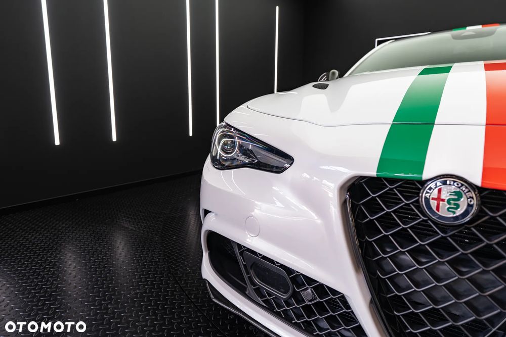 Alfa Romeo Giulia 2.9 Bi Turbo V6 Quadrifoglio - 11