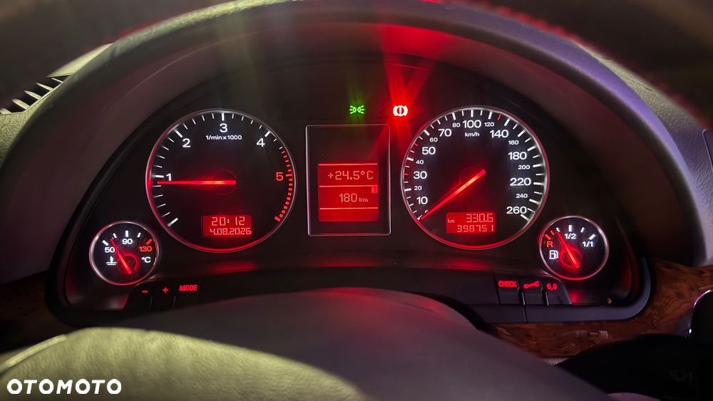 Audi A4 Limousine - 10