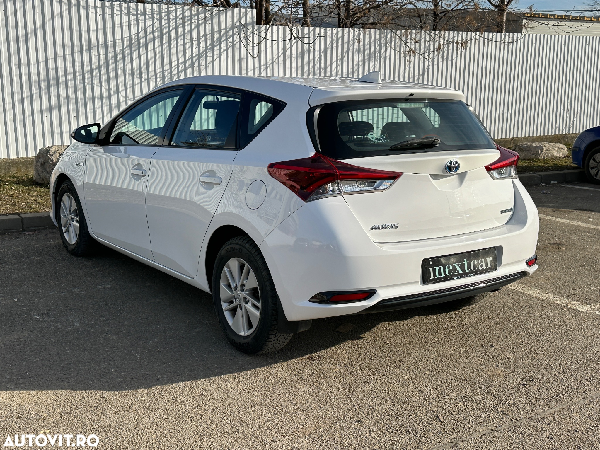 Toyota Auris 1.8 L VVT-i HSD Terra - 6