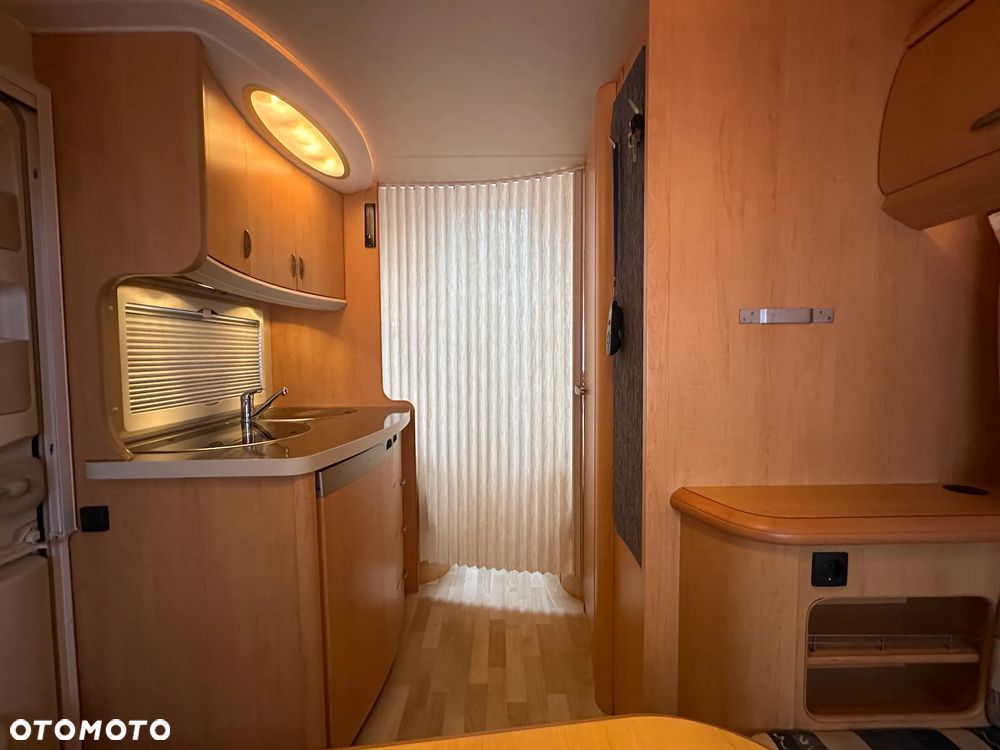 Hobby 460 UL z przedsionkiem Isabella i napędem. DMC 1400 KG !!! - 17