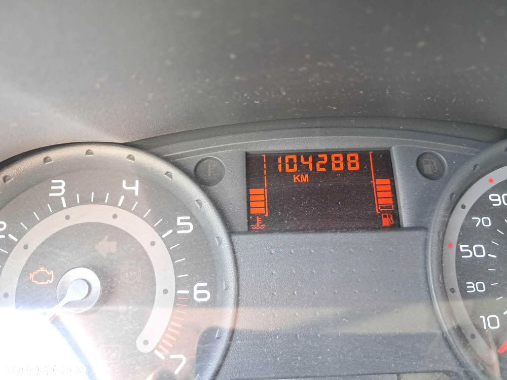 Renault Clio - 8
