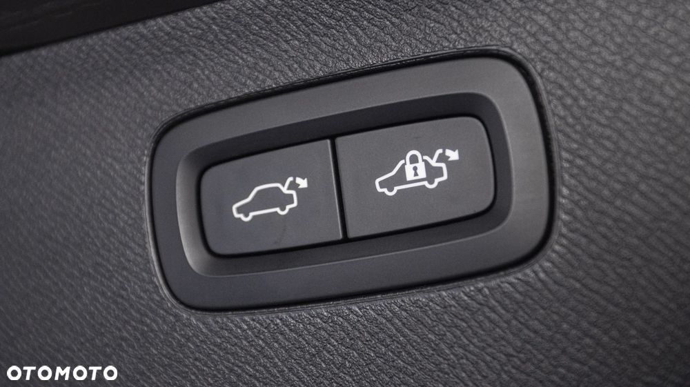 Volvo XC 90 T8 AWD Plug-In Hybrid Plus Dark 7os - 38