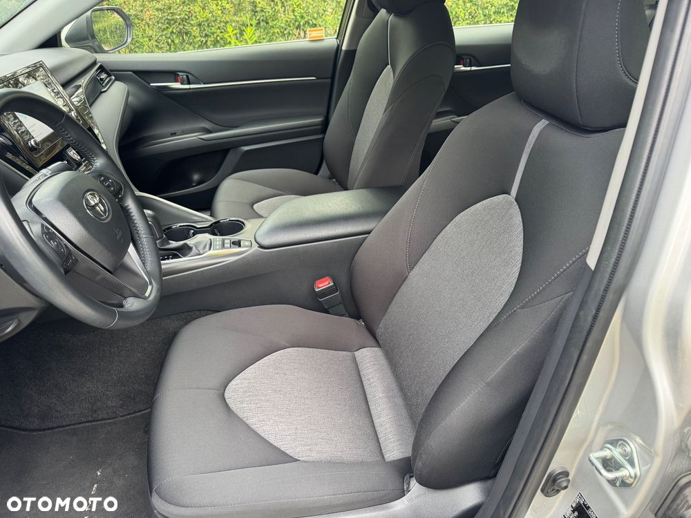 Toyota Camry 2.5 Hybrid Comfort CVT - 11