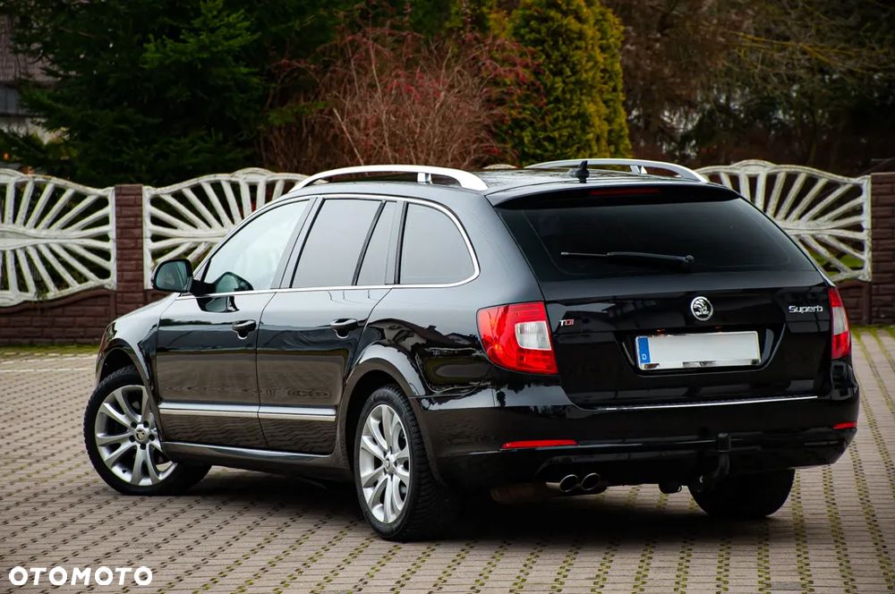 Skoda Superb 2.0 TDI DSG Exclusive - 22