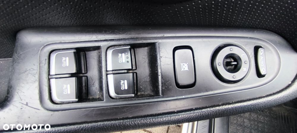 Kia Carens 1.7 CRDi XL - 10