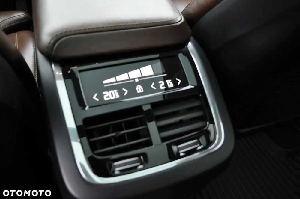 Volvo XC 60 D5 AWD Inscription - 26