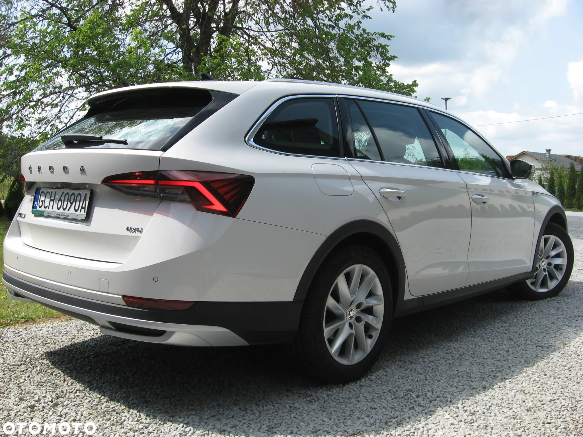 Skoda Octavia 2.0 TDI 4x4 Scout DSG - 3