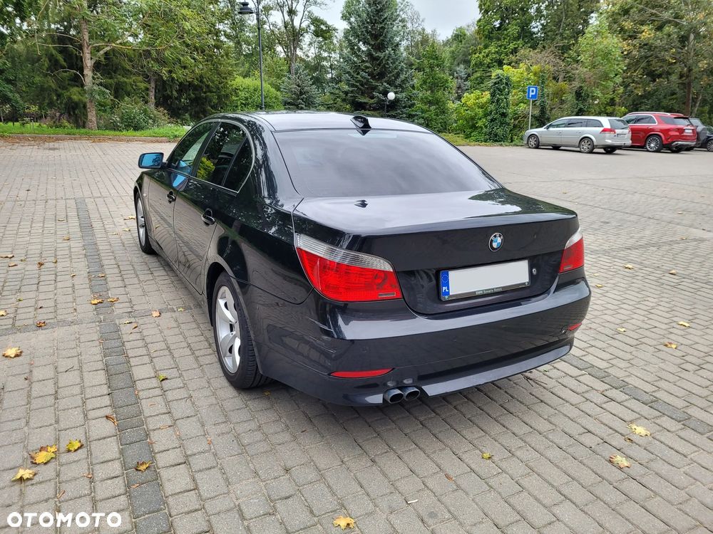 BMW Seria 5 520i - 4