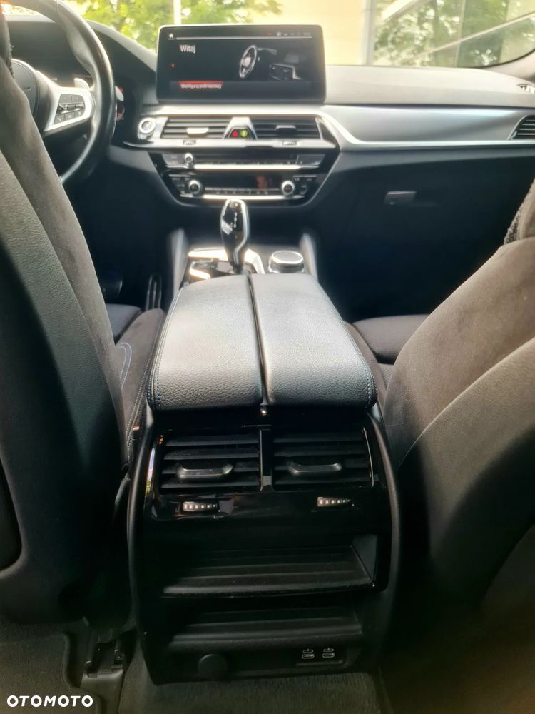 BMW Seria 5 520d xDrive M Sport sport - 22