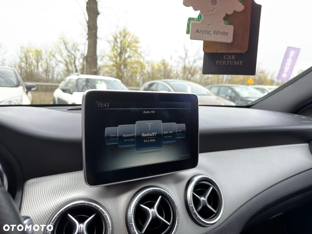 Mercedes-Benz CLA 200 d 7G-DCT - 33