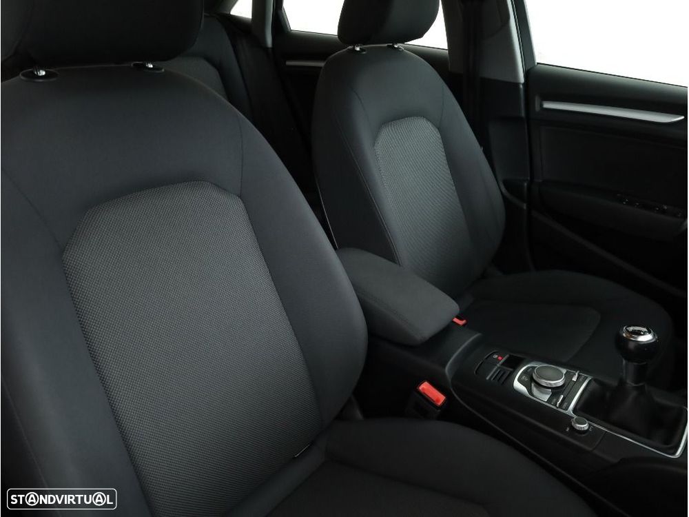 Audi A3 Limousine 30 TDI - 22