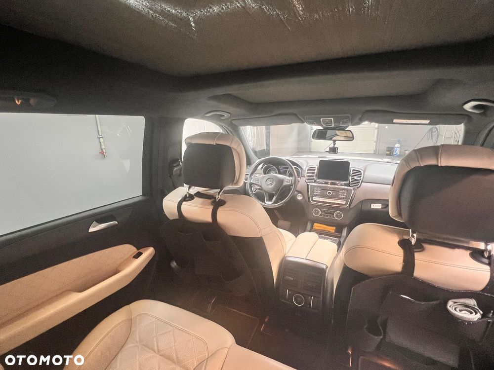 Mercedes-Benz GLS 350 d 4-Matic - 30