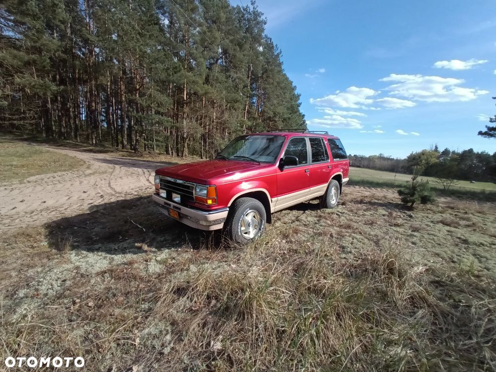 Ford Explorer Standard - 6