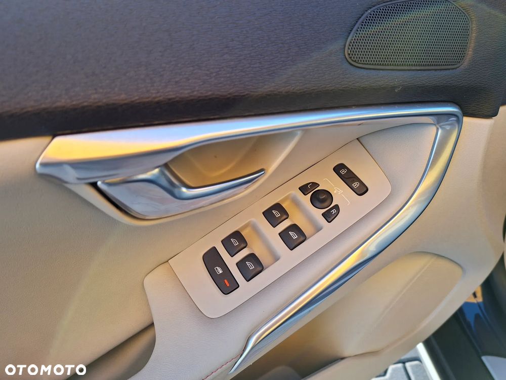 Volvo V40 Cross Country D3 Geartronic Ocean Race - 19