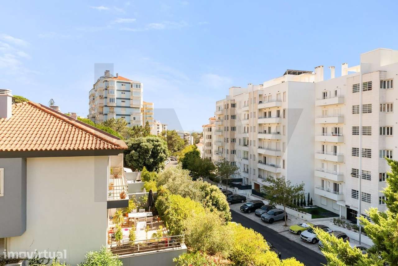 Moradia T3+1 com Tertaço, Piscina e Garagem para 3 Carros no Estoril - Grande imagem: 3/24