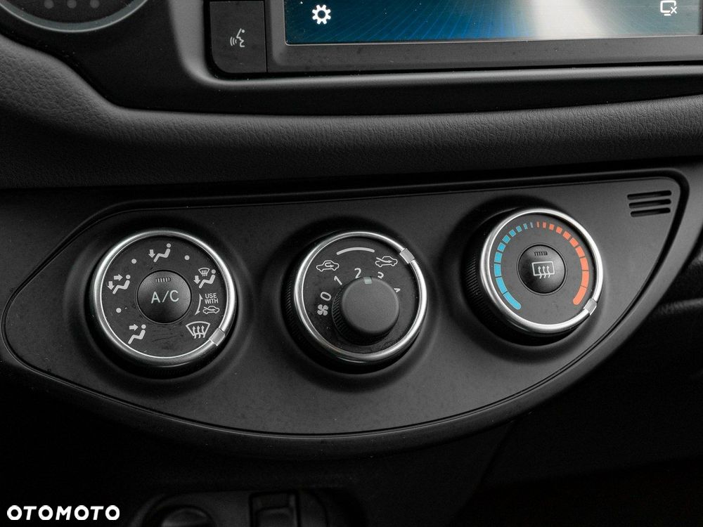 Toyota Yaris 1.5 Premium - 21