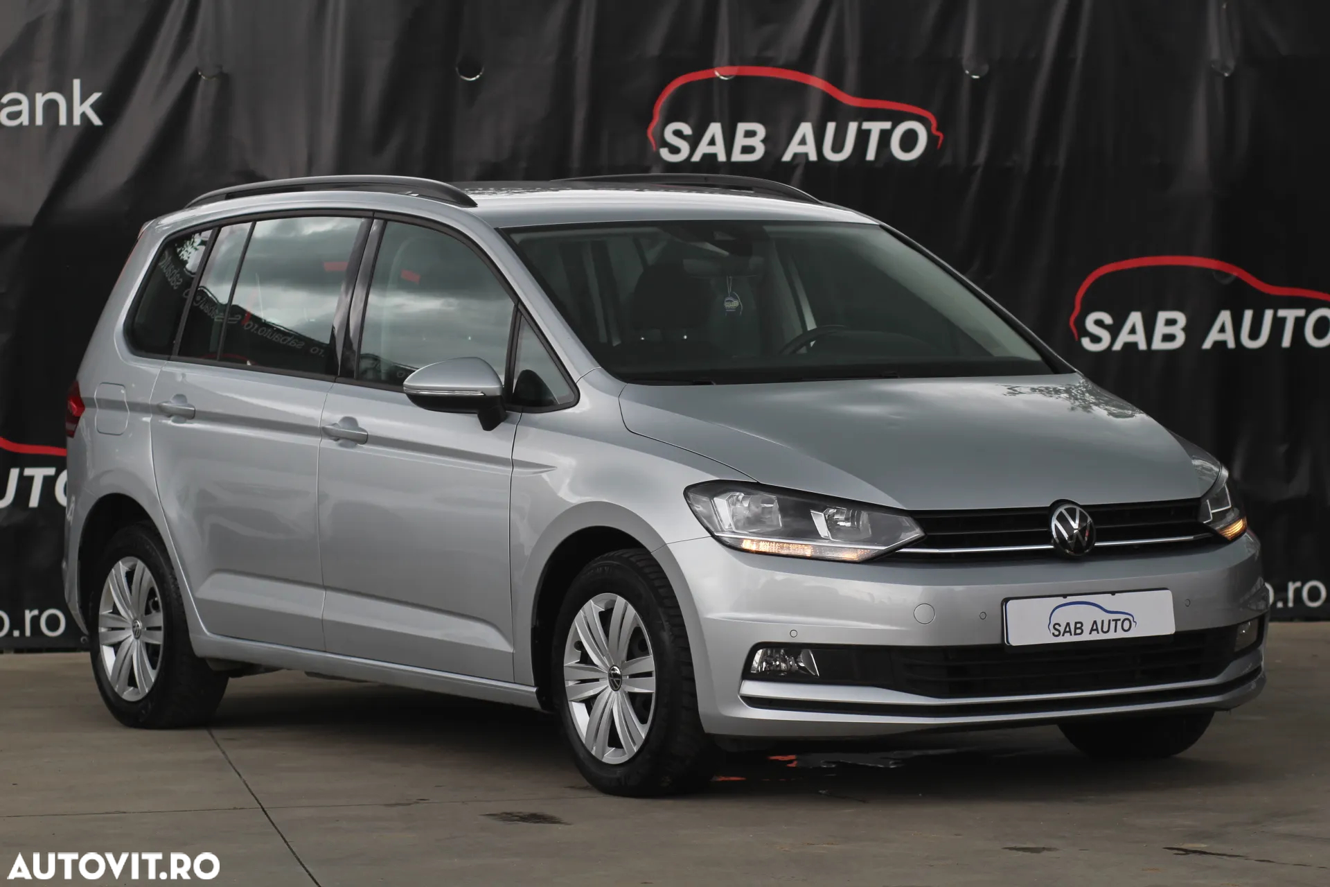 Volkswagen Touran 2.0 TDI DSG Comfortline - 3