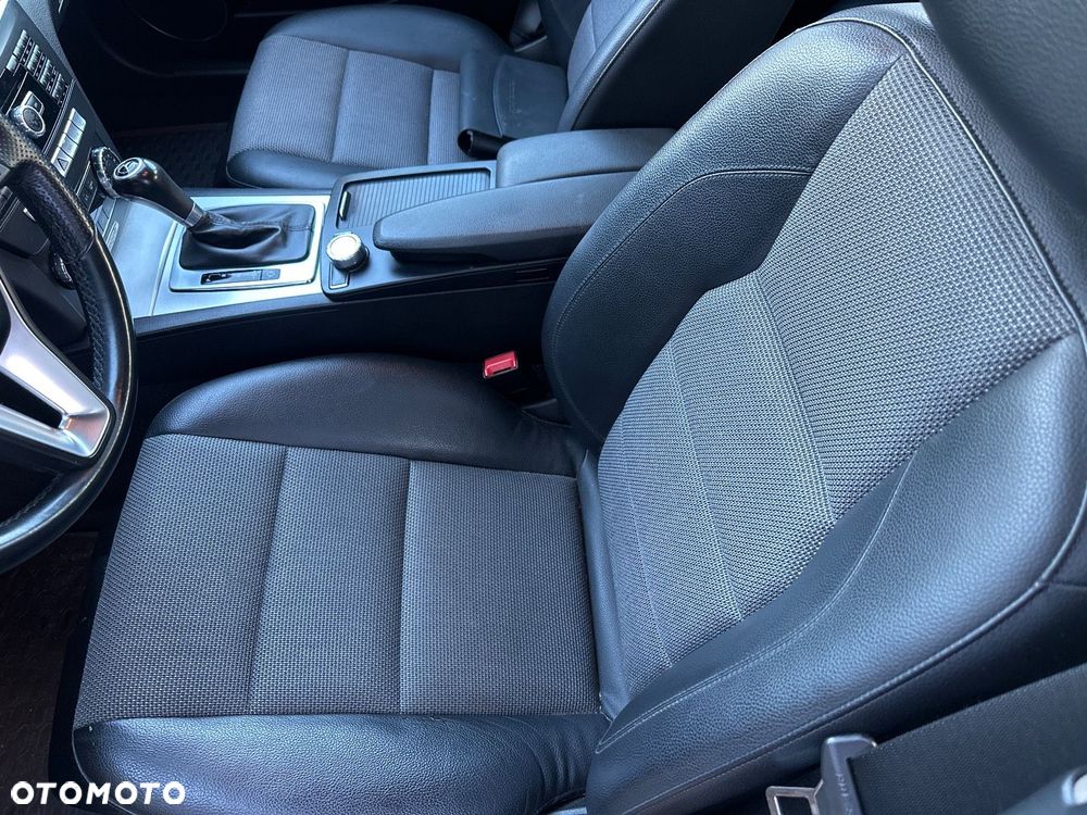 Mercedes-Benz Klasa C 180 CGI Automatik BlueEFFICIENCY Avantgarde - 18