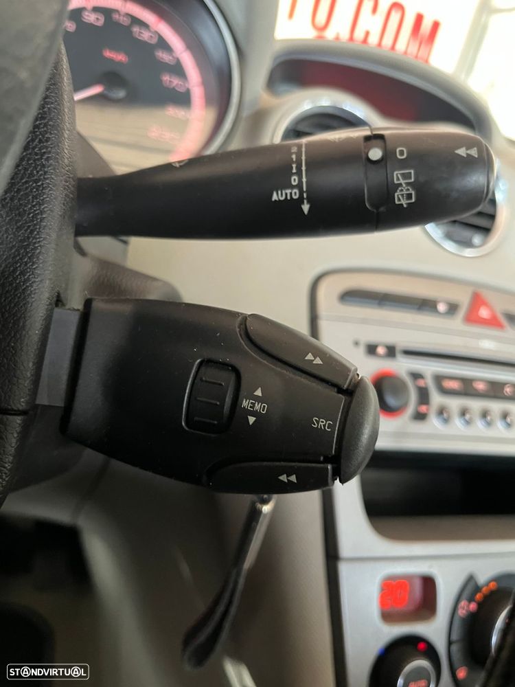 Peugeot 308 1.6 HDi Executive - 19