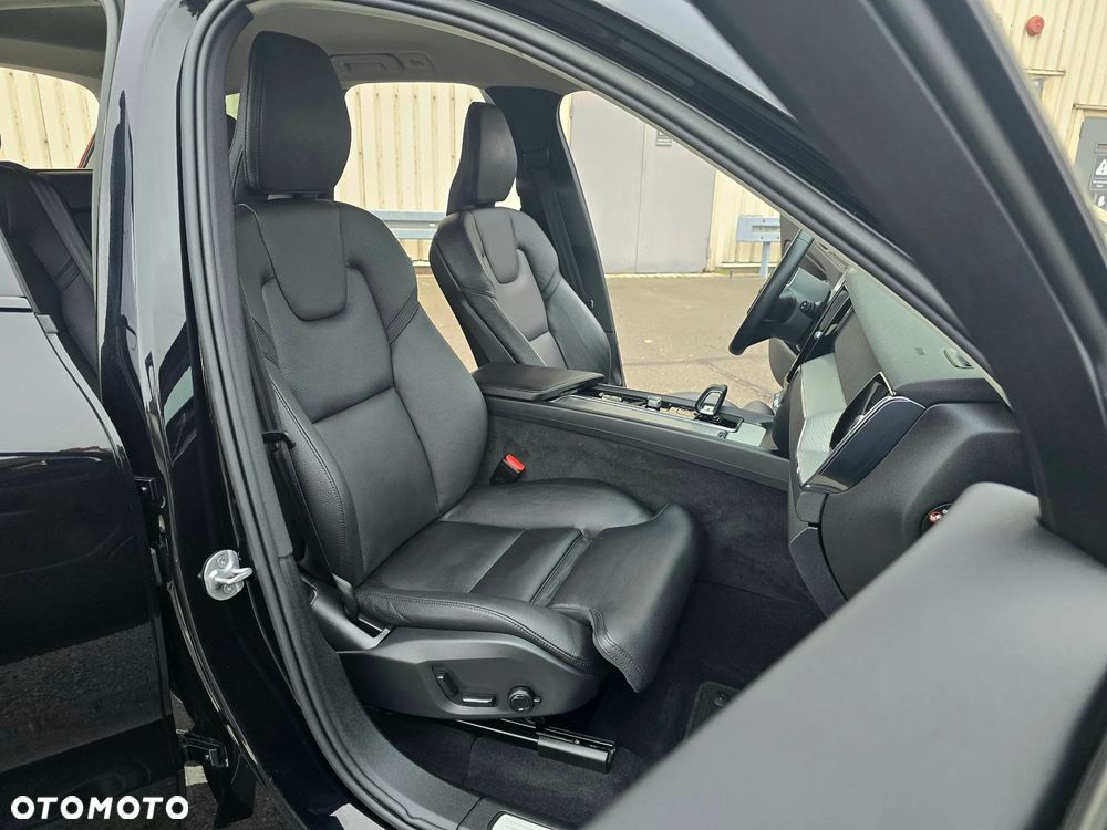 Volvo XC 60 B5 B AWD Ultimate Dark - 13