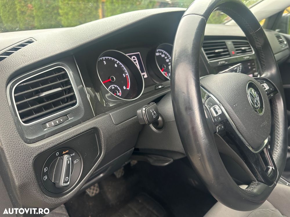 Volkswagen Golf - 20