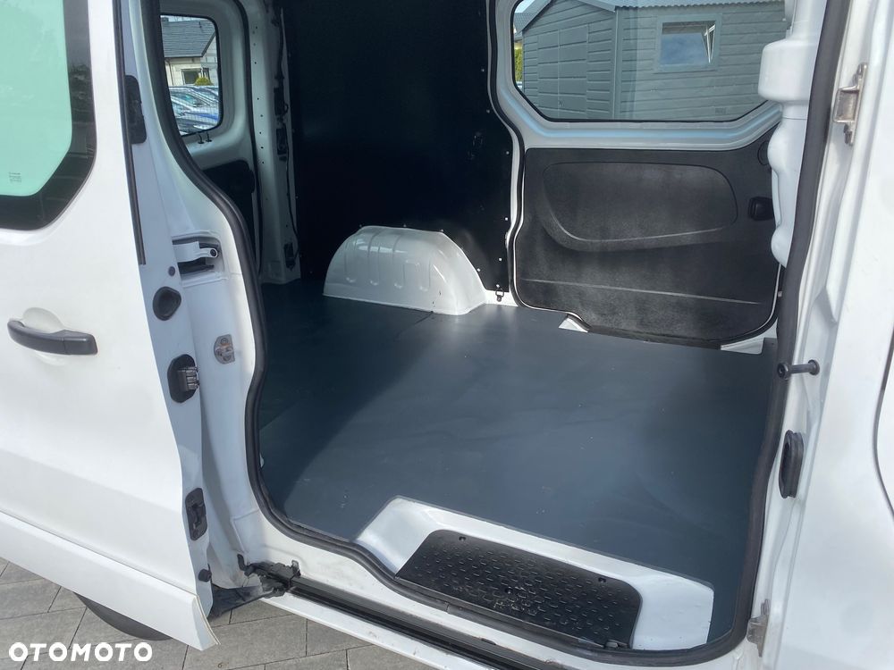 Opel Vivaro - 11